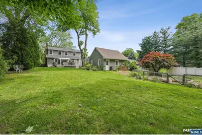 211 Pinelynn Road, Glen Rock, NJ 07452 - Photo 16