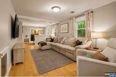 90 Highland Street, Park Ridge, NJ 07656 - Photo 8