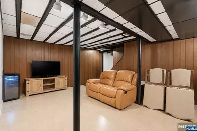 110 Patricia Place, Clifton, NJ 07012 - Photo 20