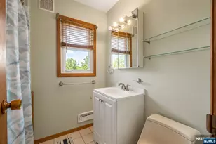110 Patricia Pl, Clifton, NJ 07012 - Photo 14