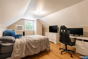 110 Patricia Pl, Clifton, NJ 07012 - Photo 10