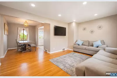 110 Patricia Place, Clifton, NJ 07012 - Photo 6