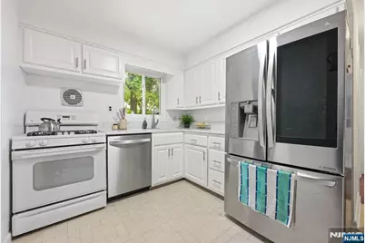 37 Forest Avenue, Nutley, NJ 07110 - Photo 6