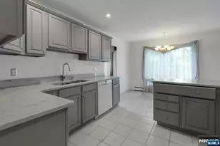 14 Summit Ct, Hackensack, NJ 07601 - Photo 18