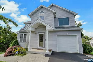 14 Summit Ct, Hackensack, NJ 07601 - Photo 2