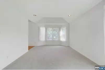 14 Summit Court, Hackensack, NJ 07601 - Photo 8