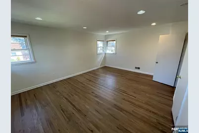 526 Rutland Avenue, Teaneck Township, NJ 07666 - Photo 14