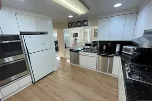 526 Rutland Ave, Teaneck Township, NJ 07666 - Photo 10