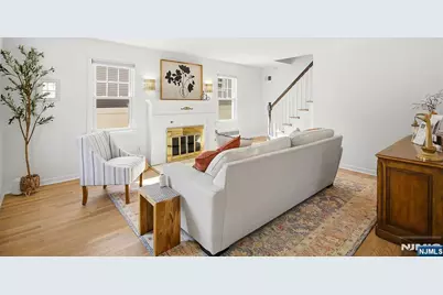 11 Monroe Avenue, Roseland, NJ 07068 - Photo 8