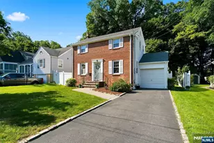 11 Monroe Ave, Roseland, NJ 07068 - Photo 2