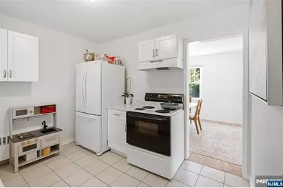 11 Monroe Avenue, Roseland, NJ 07068 - Photo 6