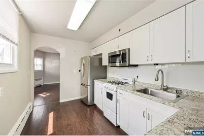 250 Degraw Avenue, Teaneck Township, NJ 07666 - Photo 4