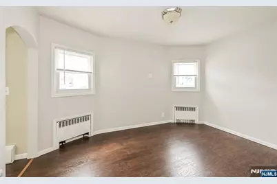 250 Degraw Avenue, Teaneck Township, NJ 07666 - Photo 8