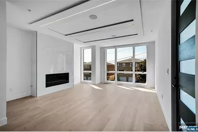 1522 11th Street, Fort Lee, NJ 07024 - Photo 10