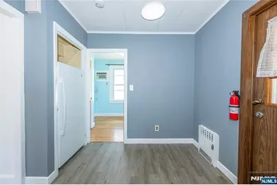 8-02 Henderson Boulevard, Fair Lawn, NJ 07410 - Photo 10