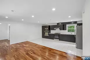 287 Buttonwood Dr, Paramus, NJ 07652 - Photo 4
