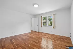287 Buttonwood Dr, Paramus, NJ 07652 - Photo 8