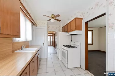 346 Page Avenue, Lyndhurst Township, NJ 07071 - Photo 6