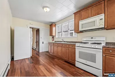 21 Broughton Avenue 1 #1, Bloomfield, NJ 07003 - Photo 6