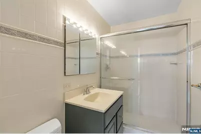 2000 Linwood Avenue 7K #7K, Fort Lee, NJ 07024 - Photo 16