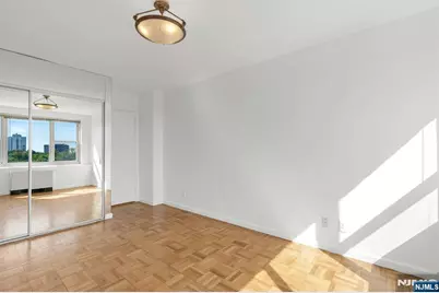2000 Linwood Avenue 7K #7K, Fort Lee, NJ 07024 - Photo 18