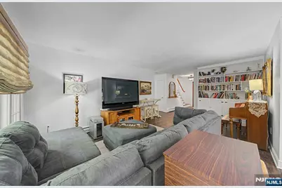 7 Commanche Trail, Oakland, NJ 07436 - Photo 6