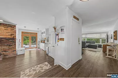 7 Commanche Trail, Oakland, NJ 07436 - Photo 2