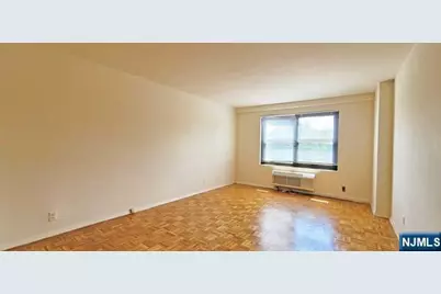 2348 Linwood Avenue 4M #4M, Fort Lee, NJ 07024 - Photo 12