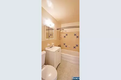 2348 Linwood Avenue 4M #4M, Fort Lee, NJ 07024 - Photo 14