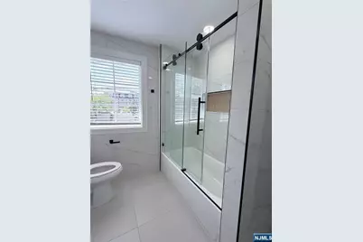 8 Essex Street, Nutley, NJ 07110 - Photo 6