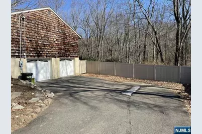 60 Eileen Drive, Mahwah, NJ 07430 - Photo 24