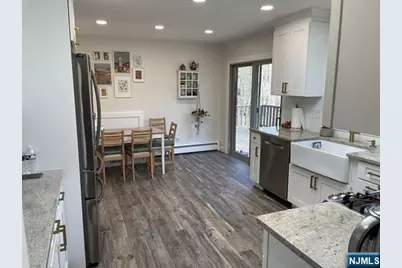 60 Eileen Drive, Mahwah, NJ 07430 - Photo 4
