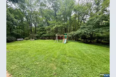 60 Eileen Drive, Mahwah, NJ 07430 - Photo 18