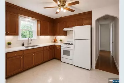 87 Boll Street 2 #2, Clifton, NJ 07014 - Photo 2