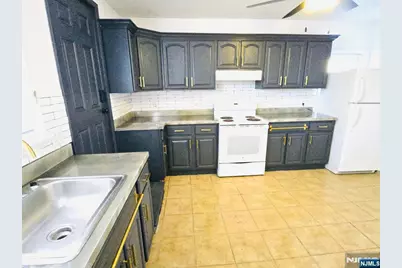 10-14 Noll Place 3 #3, Newark, NJ 07106 - Photo 8