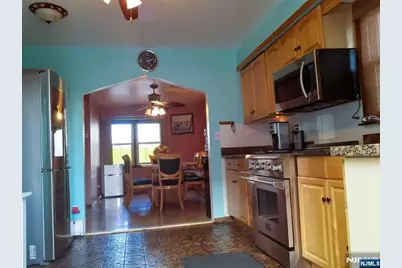 75 Preston Street, Ridgefield Park, NJ 07660 - Photo 8