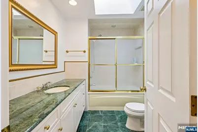312B 13th Street 2 #2, Palisades Park, NJ 07650 - Photo 20
