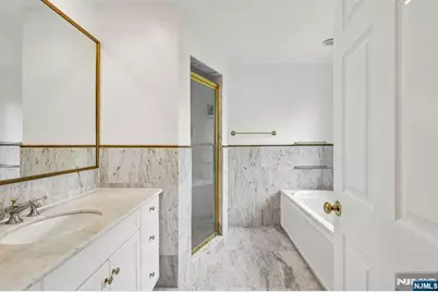 312B 13th Street 2 #2, Palisades Park, NJ 07650 - Photo 22