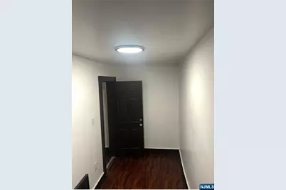 192-194 Vermont Avenue, Newark, NJ 07106 - Photo 10