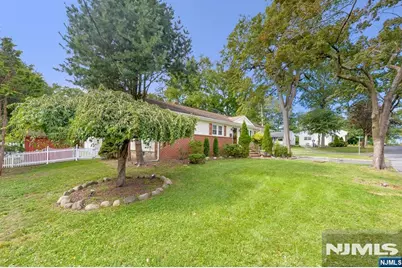 841 Martin Avenue, Oradell, NJ 07649 - Photo 2