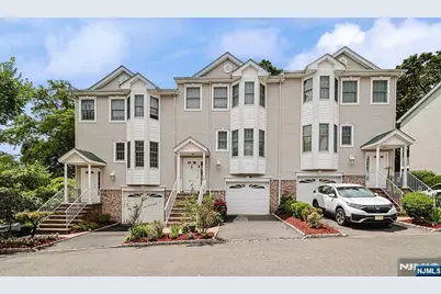 13 Carol Lane, River Edge, NJ 07661 - Photo 2