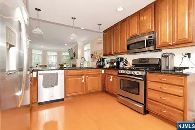 25 E Linden Avenue, Englewood, NJ 07631 - Photo 10