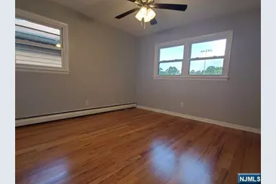 18 English Avenue 2 #2, Elmwood Park, NJ 07407 - Photo 6