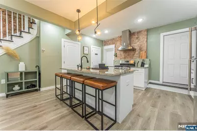 283 King Boulevard, Newark, NJ 07102 - Photo 10
