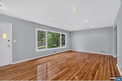 11 Lockwood Lane, Closter, NJ 07624 - Photo 4