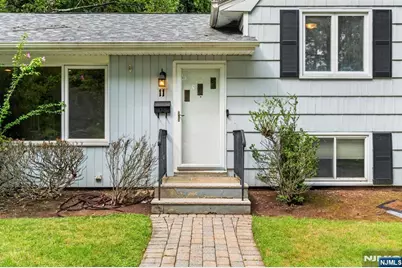 11 Lockwood Lane, Closter, NJ 07624 - Photo 2
