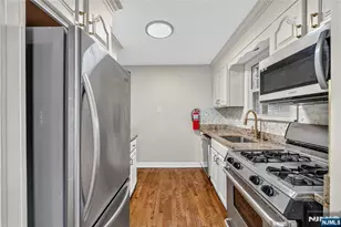 427 Kennedy Dr, Fairview, NJ 07022 - Photo 10
