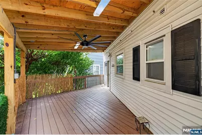 427 Kennedy Drive, Fairview, NJ 07022 - Photo 28