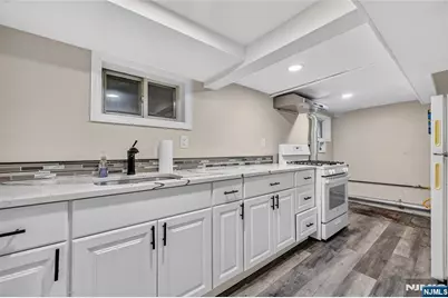 427 Kennedy Drive, Fairview, NJ 07022 - Photo 44