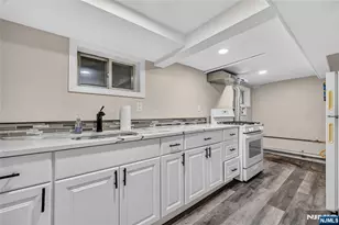 427 Kennedy Dr, Fairview, NJ 07022 - Photo 44